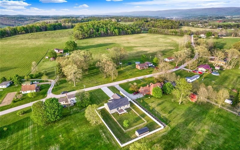 667 Old Frame Rd, Smithfield, 15478, 4 Bedrooms Bedrooms, ,2.1 BathroomsBathrooms,Residential,For Sale,Old Frame Rd,1751796