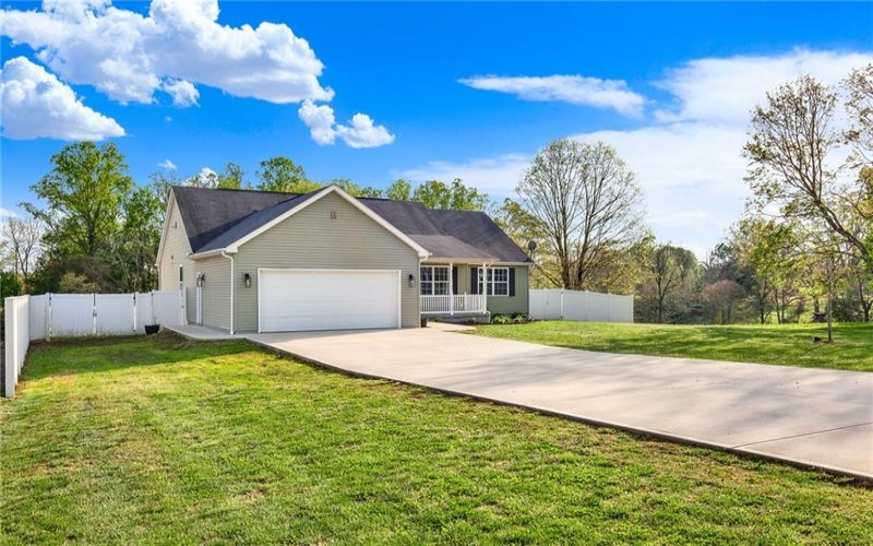 667 Old Frame Rd, Smithfield, 15478, 4 Bedrooms Bedrooms, ,2.1 BathroomsBathrooms,Residential,For Sale,Old Frame Rd,1751796