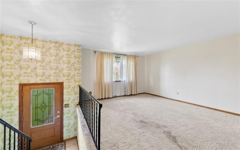 102 Kenneth Dr, Delmont, 15626, 3 Bedrooms Bedrooms, 10 Rooms Rooms,1.2 BathroomsBathrooms,Residential,For Sale,Kenneth Dr,1752035
