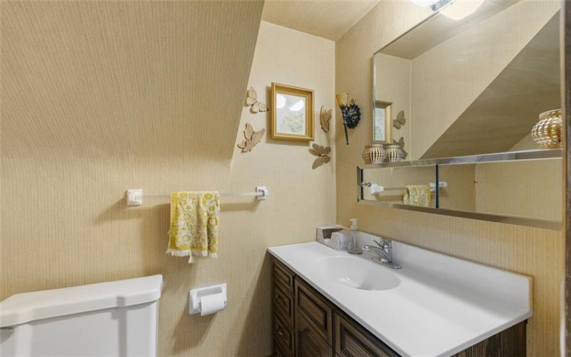 102 Kenneth Dr, Delmont, 15626, 3 Bedrooms Bedrooms, 10 Rooms Rooms,1.2 BathroomsBathrooms,Residential,For Sale,Kenneth Dr,1752035