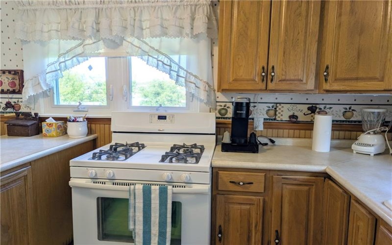 706 Parker Ave, Scottdale, 15683, 4 Bedrooms Bedrooms, 9 Rooms Rooms,1.1 BathroomsBathrooms,Residential,For Sale,Parker Ave,1752212