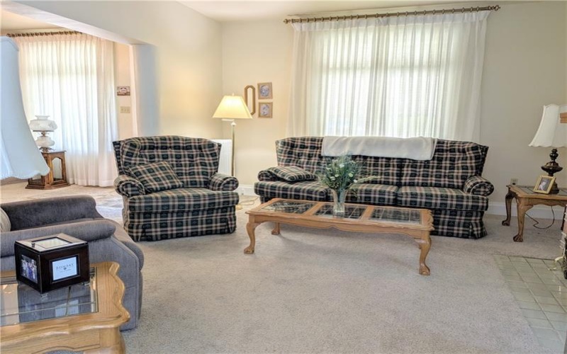 706 Parker Ave, Scottdale, 15683, 4 Bedrooms Bedrooms, 9 Rooms Rooms,1.1 BathroomsBathrooms,Residential,For Sale,Parker Ave,1752212