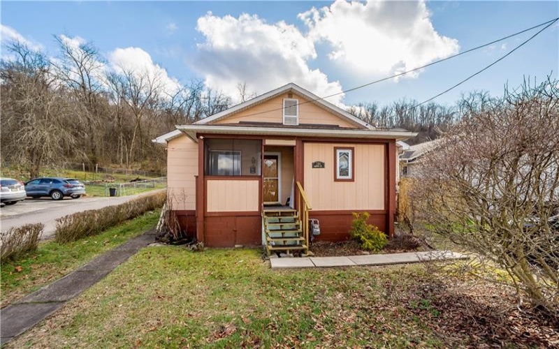 201 Brown Street, Brownsville, 15417, 2 Bedrooms Bedrooms, 5 Rooms Rooms,1 BathroomBathrooms,Residential,For Sale,Brown Street,1735723