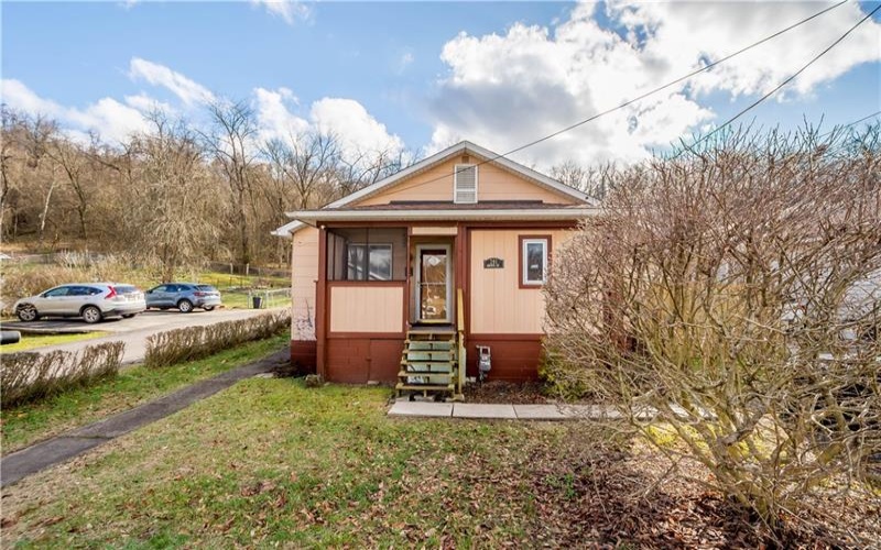 201 Brown Street, Brownsville, 15417, 2 Bedrooms Bedrooms, 5 Rooms Rooms,1 BathroomBathrooms,Residential,For Sale,Brown Street,1735723