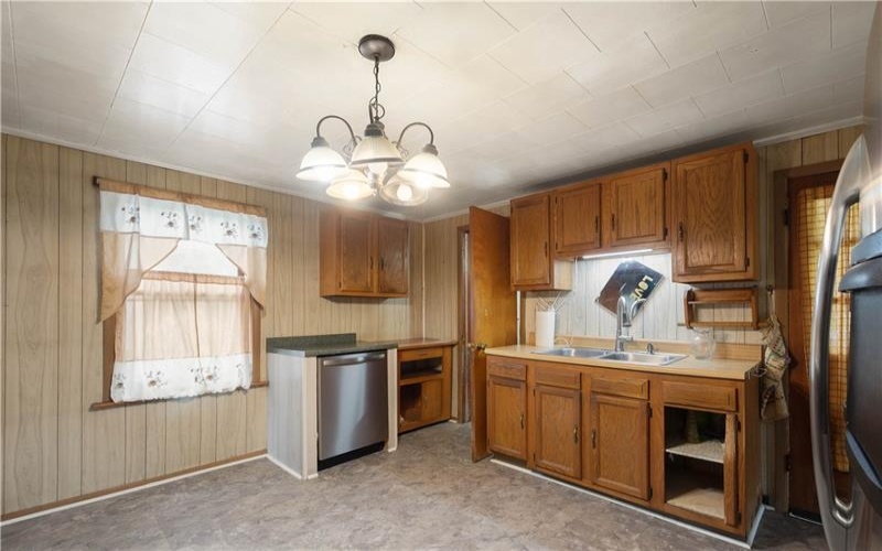 201 Brown Street, Brownsville, 15417, 2 Bedrooms Bedrooms, 5 Rooms Rooms,1 BathroomBathrooms,Residential,For Sale,Brown Street,1735723