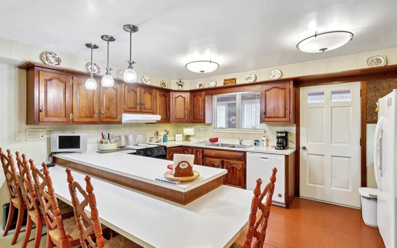 517 Cavitt Avenue, Trafford, 15085, 4 Bedrooms Bedrooms, 11 Rooms Rooms,3.1 BathroomsBathrooms,Residential,For Sale,Cavitt Avenue,1752226