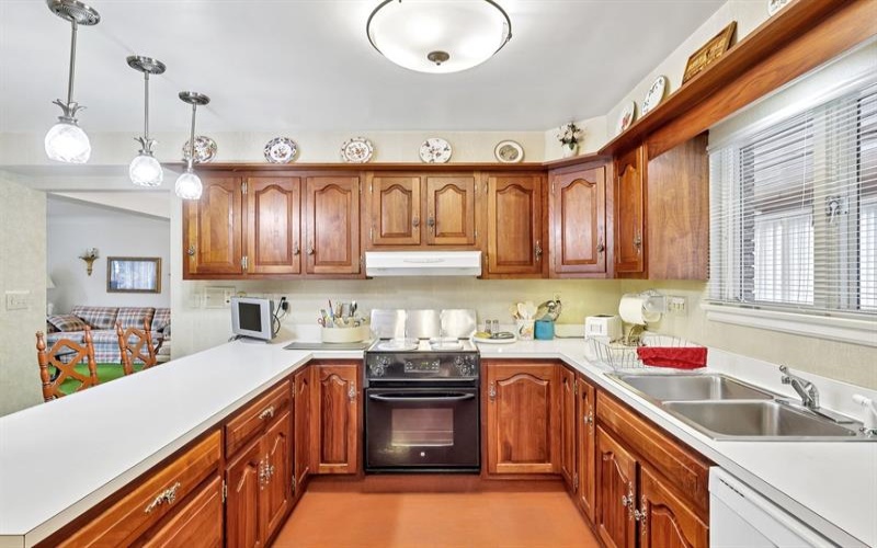 517 Cavitt Avenue, Trafford, 15085, 4 Bedrooms Bedrooms, 11 Rooms Rooms,3.1 BathroomsBathrooms,Residential,For Sale,Cavitt Avenue,1752226