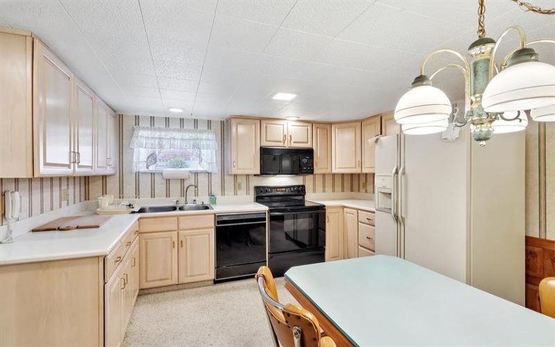 517 Cavitt Avenue, Trafford, 15085, 4 Bedrooms Bedrooms, 11 Rooms Rooms,3.1 BathroomsBathrooms,Residential,For Sale,Cavitt Avenue,1752226