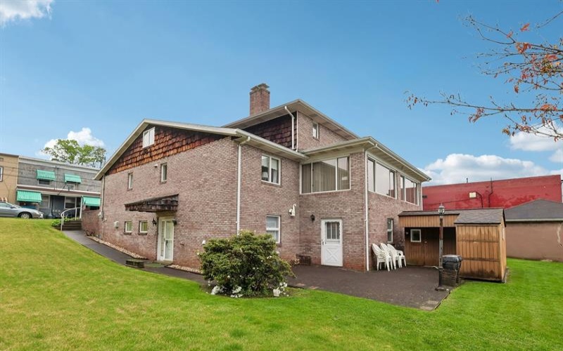 517 Cavitt Avenue, Trafford, 15085, 4 Bedrooms Bedrooms, 11 Rooms Rooms,3.1 BathroomsBathrooms,Residential,For Sale,Cavitt Avenue,1752226
