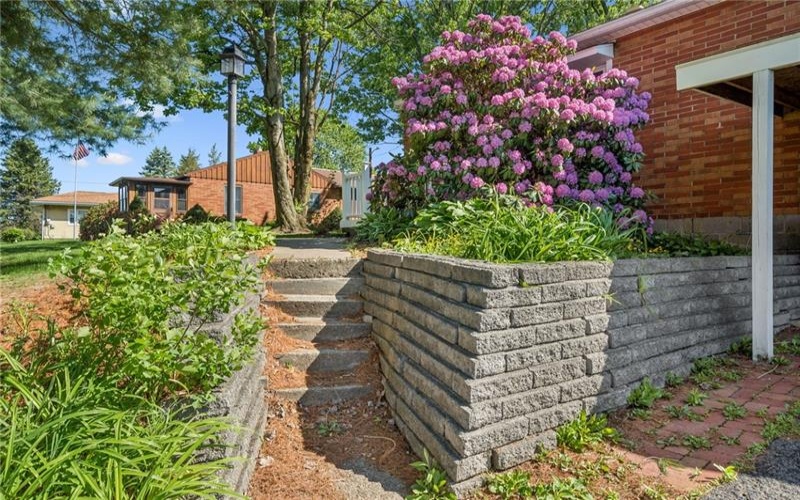 1742 Theatre Street, Latrobe, 15650, 2 Bedrooms Bedrooms, 7 Rooms Rooms,2 BathroomsBathrooms,Residential,For Sale,Theatre Street,1752228