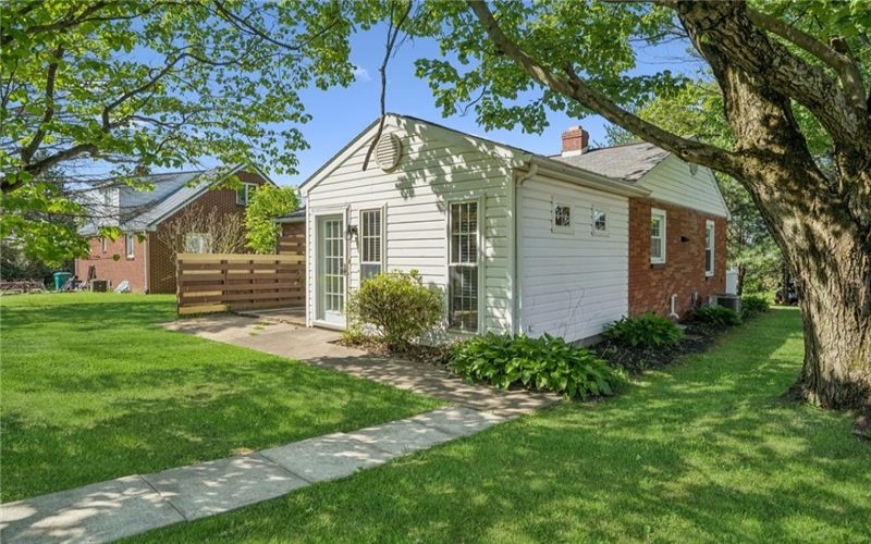 1742 Theatre Street, Latrobe, 15650, 2 Bedrooms Bedrooms, 7 Rooms Rooms,2 BathroomsBathrooms,Residential,For Sale,Theatre Street,1752228