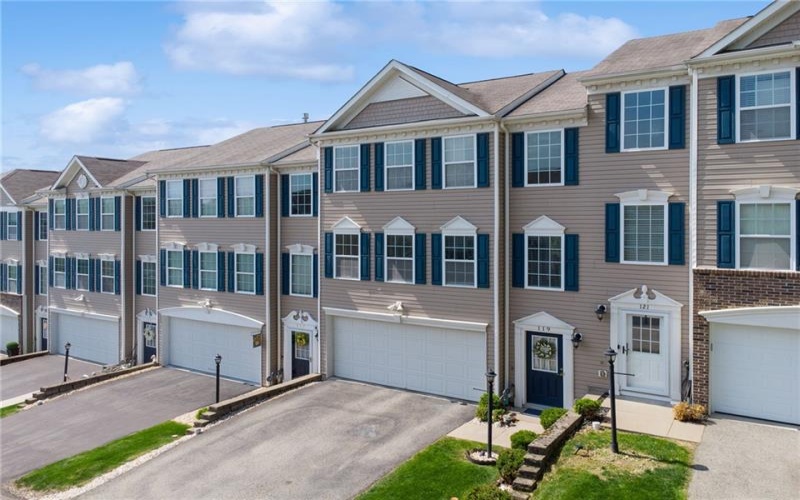 119 Alderwood Drive, Greensburg, 15601, 3 Bedrooms Bedrooms, 7 Rooms Rooms,2.1 BathroomsBathrooms,Residential,For Sale,Alderwood Drive,1752264
