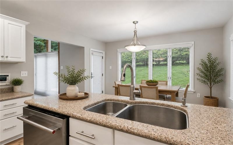 1005 Fairway Oaks Dr, Jeannette, 15644, 4 Bedrooms Bedrooms, 12 Rooms Rooms,2.1 BathroomsBathrooms,Residential,For Sale,Fairway Oaks Dr,1752218