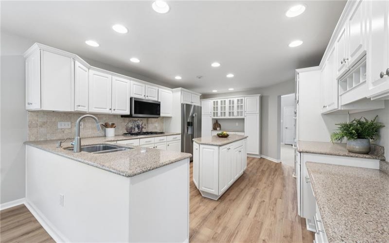 1005 Fairway Oaks Dr, Jeannette, 15644, 4 Bedrooms Bedrooms, 12 Rooms Rooms,2.1 BathroomsBathrooms,Residential,For Sale,Fairway Oaks Dr,1752218