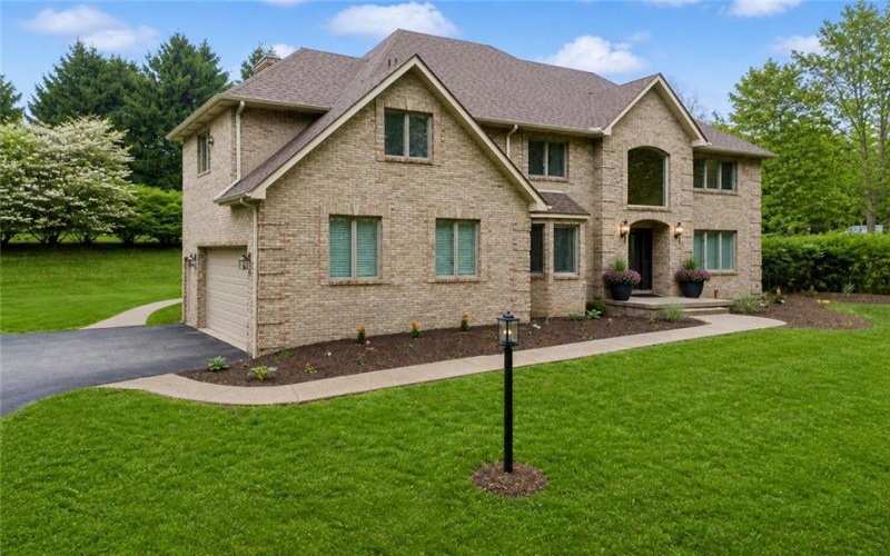 1005 Fairway Oaks Dr, Jeannette, 15644, 4 Bedrooms Bedrooms, 12 Rooms Rooms,2.1 BathroomsBathrooms,Residential,For Sale,Fairway Oaks Dr,1752218
