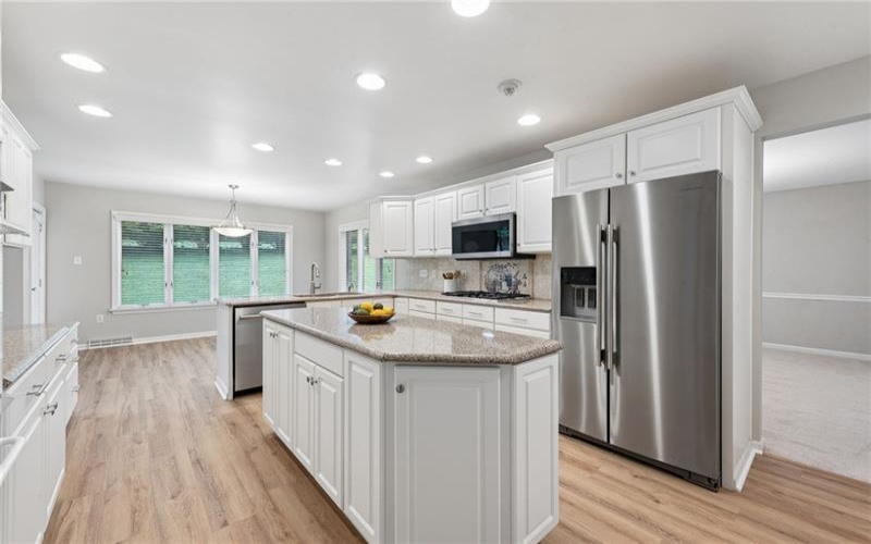 1005 Fairway Oaks Dr, Jeannette, 15644, 4 Bedrooms Bedrooms, 12 Rooms Rooms,2.1 BathroomsBathrooms,Residential,For Sale,Fairway Oaks Dr,1752218