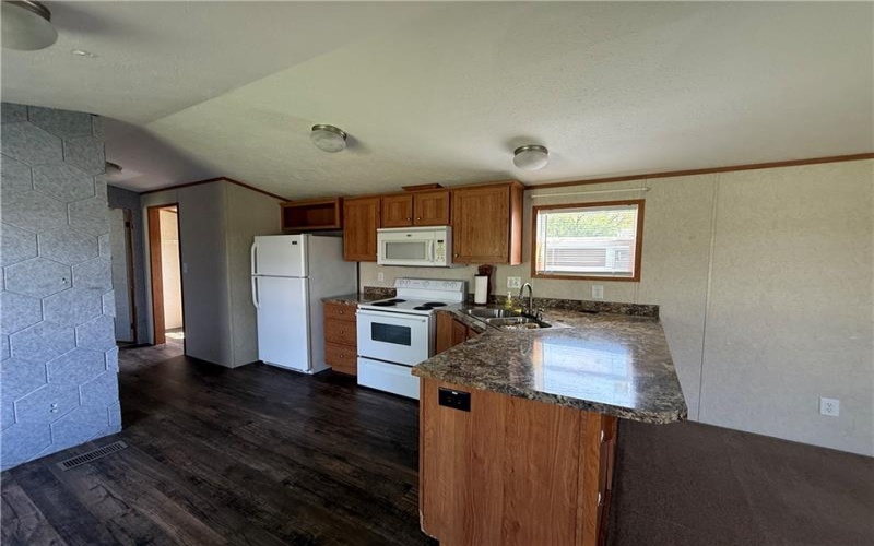 203 Cardinal Dr, Jeannette, 15644, 3 Bedrooms Bedrooms, ,2 BathroomsBathrooms,Residential,For Sale,Cardinal Dr,1752403