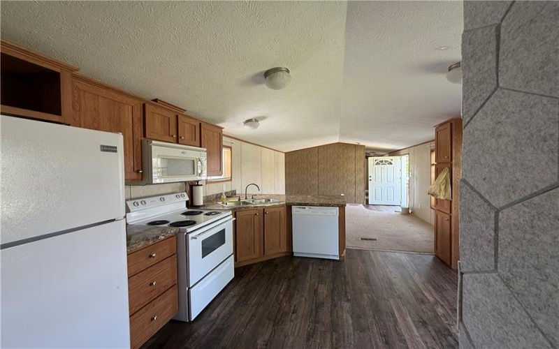 203 Cardinal Dr, Jeannette, 15644, 3 Bedrooms Bedrooms, ,2 BathroomsBathrooms,Residential,For Sale,Cardinal Dr,1752403
