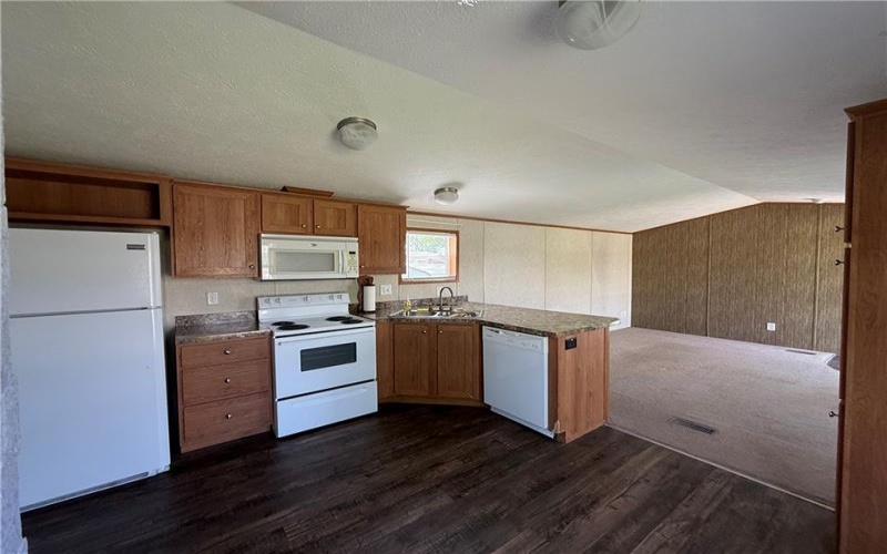 203 Cardinal Dr, Jeannette, 15644, 3 Bedrooms Bedrooms, ,2 BathroomsBathrooms,Residential,For Sale,Cardinal Dr,1752403