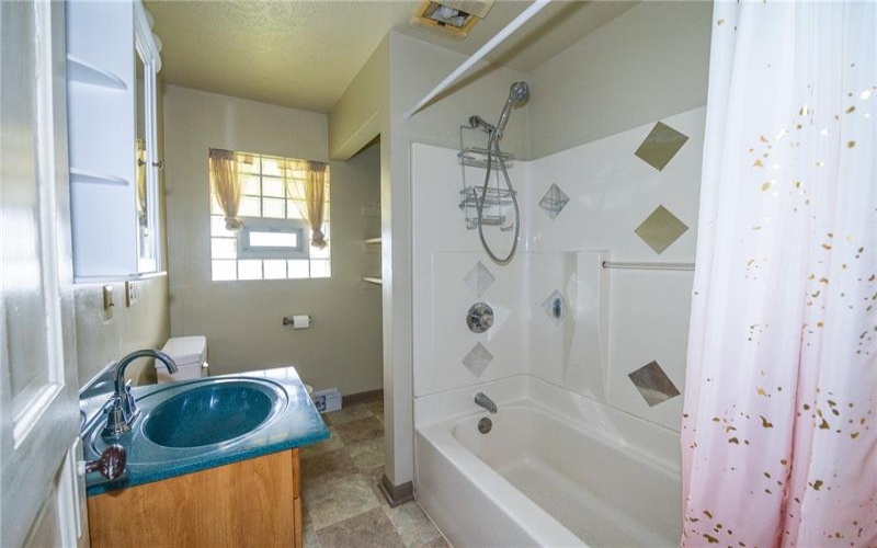 511 2nd St, Monessen, 15062, 4 Bedrooms Bedrooms, 9 Rooms Rooms,2 BathroomsBathrooms,Residential,For Sale,2nd St,1752416