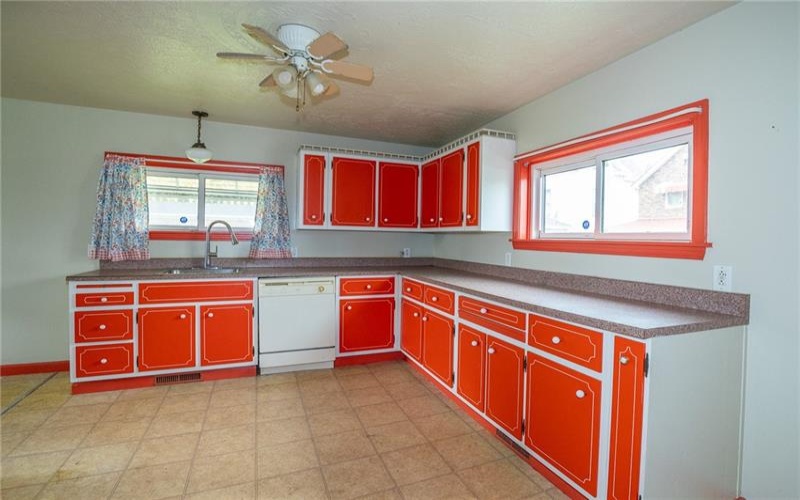 511 2nd St, Monessen, 15062, 4 Bedrooms Bedrooms, 9 Rooms Rooms,2 BathroomsBathrooms,Residential,For Sale,2nd St,1752416