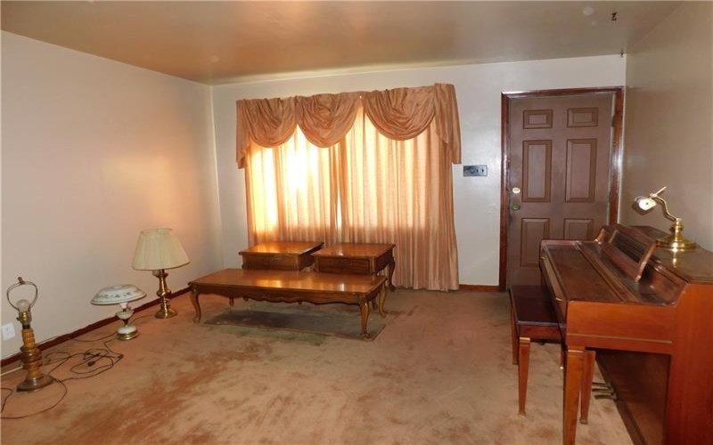 145 Easy Street, Uniontown, 15401, 3 Bedrooms Bedrooms, 6 Rooms Rooms,1.1 BathroomsBathrooms,Residential,For Sale,Easy Street,1751999