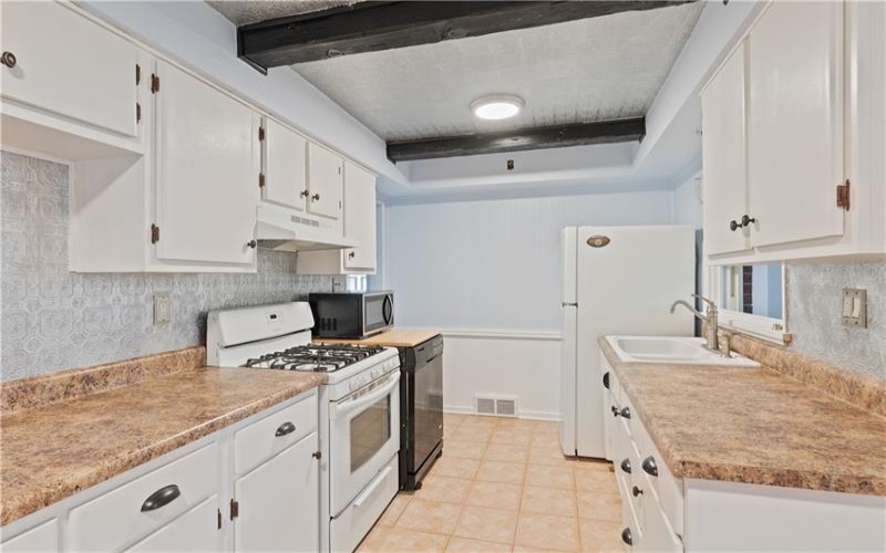 126 Allison Ave, Houston, 15342, 2 Bedrooms Bedrooms, 8 Rooms Rooms,1.1 BathroomsBathrooms,Residential,For Sale,Allison Ave,1752123
