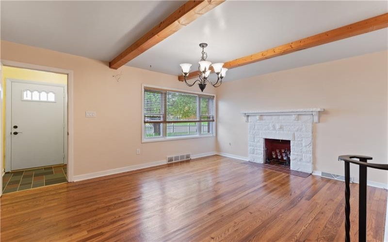 126 Allison Ave, Houston, 15342, 2 Bedrooms Bedrooms, 8 Rooms Rooms,1.1 BathroomsBathrooms,Residential,For Sale,Allison Ave,1752123