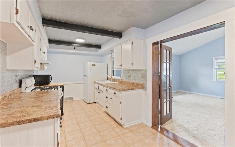 126 Allison Ave, Houston, 15342, 2 Bedrooms Bedrooms, 8 Rooms Rooms,1.1 BathroomsBathrooms,Residential,For Sale,Allison Ave,1752123