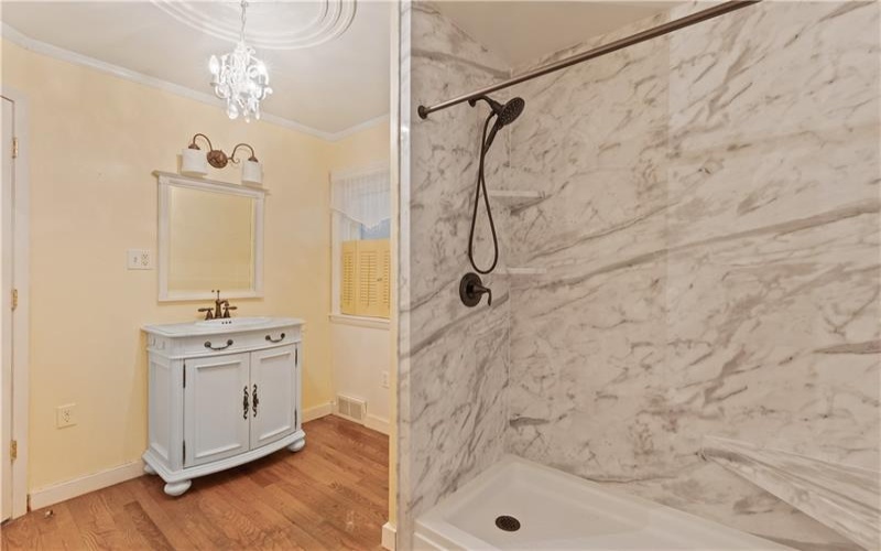 126 Allison Ave, Houston, 15342, 2 Bedrooms Bedrooms, 8 Rooms Rooms,1.1 BathroomsBathrooms,Residential,For Sale,Allison Ave,1752123