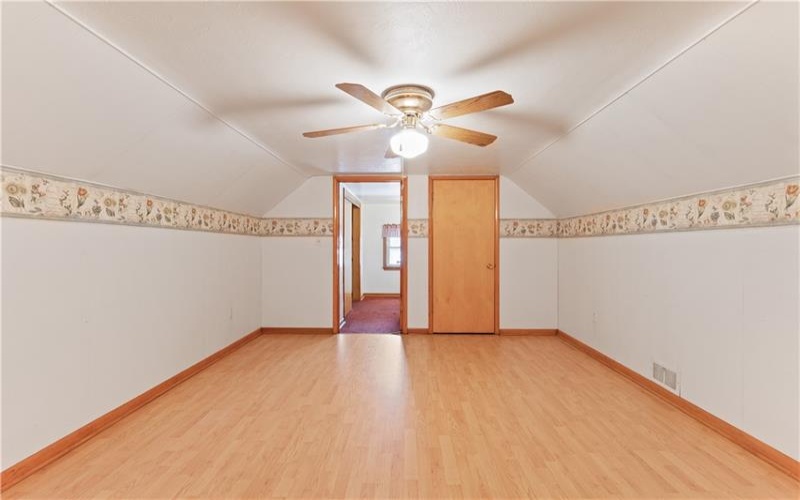 126 Allison Ave, Houston, 15342, 2 Bedrooms Bedrooms, 8 Rooms Rooms,1.1 BathroomsBathrooms,Residential,For Sale,Allison Ave,1752123