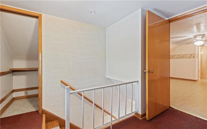 126 Allison Ave, Houston, 15342, 2 Bedrooms Bedrooms, 8 Rooms Rooms,1.1 BathroomsBathrooms,Residential,For Sale,Allison Ave,1752123