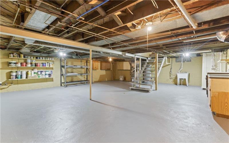 126 Allison Ave, Houston, 15342, 2 Bedrooms Bedrooms, 8 Rooms Rooms,1.1 BathroomsBathrooms,Residential,For Sale,Allison Ave,1752123