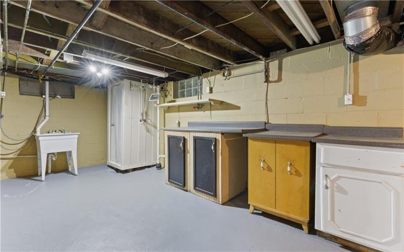126 Allison Ave, Houston, 15342, 2 Bedrooms Bedrooms, 8 Rooms Rooms,1.1 BathroomsBathrooms,Residential,For Sale,Allison Ave,1752123