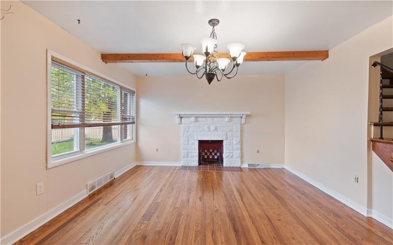 126 Allison Ave, Houston, 15342, 2 Bedrooms Bedrooms, 8 Rooms Rooms,1.1 BathroomsBathrooms,Residential,For Sale,Allison Ave,1752123