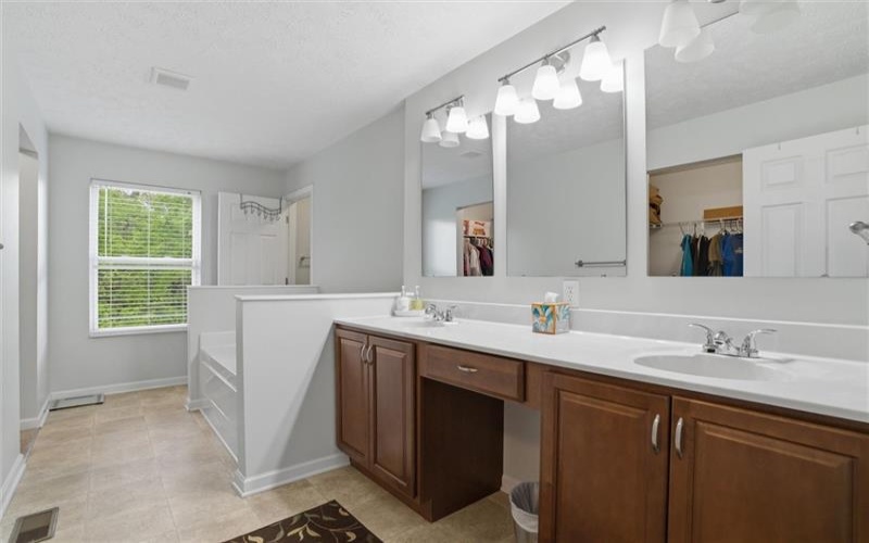 138 Tuscany Estates Dr, Finleyville, 15332, 4 Bedrooms Bedrooms, 11 Rooms Rooms,3.1 BathroomsBathrooms,Residential,For Sale,Tuscany Estates Dr,1752263