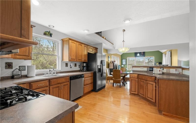 478 Spruce Ln, Houston, 15342, 4 Bedrooms Bedrooms, 12 Rooms Rooms,3.1 BathroomsBathrooms,Residential,For Sale,Spruce Ln,1752451