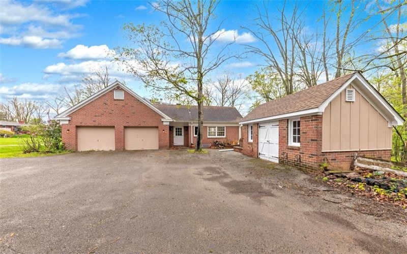 124 Hermitage Cir, Ligonier, 15658, 4 Bedrooms Bedrooms, 11 Rooms Rooms,2.3 BathroomsBathrooms,Residential,For Sale,Hermitage Cir,1752460