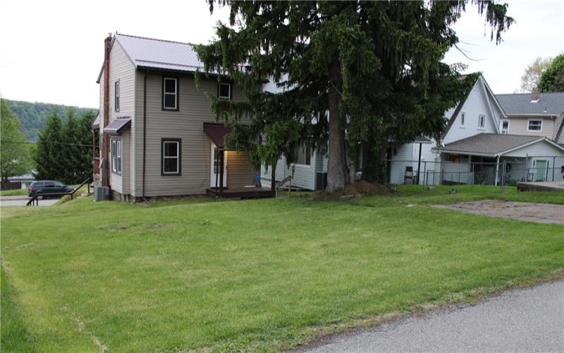428 Pershing Dr, New Kensington, 15068, 3 Bedrooms Bedrooms, 6 Rooms Rooms,1 BathroomBathrooms,Residential,For Sale,Pershing Dr,1752468