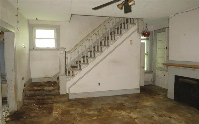 1080 Bruce St, Washington, 15301, 3 Bedrooms Bedrooms, 6 Rooms Rooms,1 BathroomBathrooms,Residential,For Sale,Bruce St,1752500