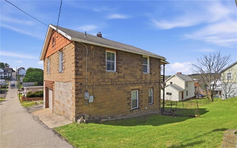 205 Lowell St, Vandergrift, 15690, 3 Bedrooms Bedrooms, 7 Rooms Rooms,1.1 BathroomsBathrooms,Residential,For Sale,Lowell St,1750227