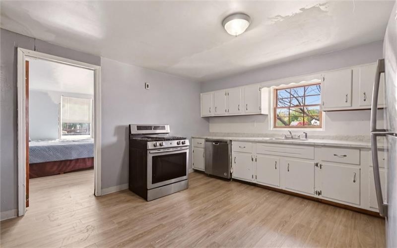 205 Lowell St, Vandergrift, 15690, 3 Bedrooms Bedrooms, 7 Rooms Rooms,1.1 BathroomsBathrooms,Residential,For Sale,Lowell St,1750227