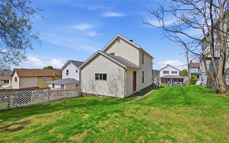 205 Lowell St, Vandergrift, 15690, 3 Bedrooms Bedrooms, 7 Rooms Rooms,1.1 BathroomsBathrooms,Residential,For Sale,Lowell St,1750227