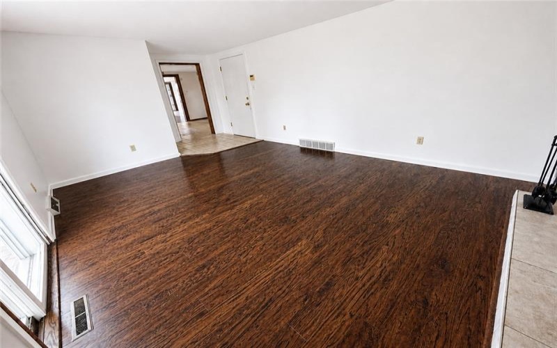 504 Maple St, Jeannette, 15644, 3 Bedrooms Bedrooms, 10 Rooms Rooms,3.1 BathroomsBathrooms,Residential,For Sale,Maple St,1751961