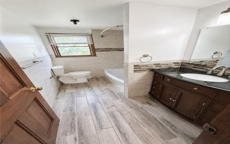 504 Maple St, Jeannette, 15644, 3 Bedrooms Bedrooms, 10 Rooms Rooms,3.1 BathroomsBathrooms,Residential,For Sale,Maple St,1751961
