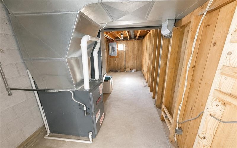 504 Maple St, Jeannette, 15644, 3 Bedrooms Bedrooms, 10 Rooms Rooms,3.1 BathroomsBathrooms,Residential,For Sale,Maple St,1751961