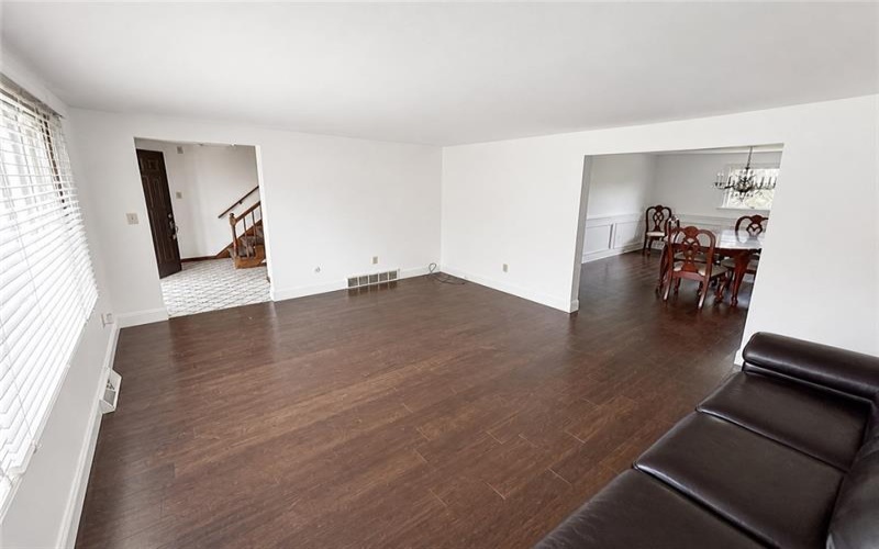 504 Maple St, Jeannette, 15644, 3 Bedrooms Bedrooms, 10 Rooms Rooms,3.1 BathroomsBathrooms,Residential,For Sale,Maple St,1751961