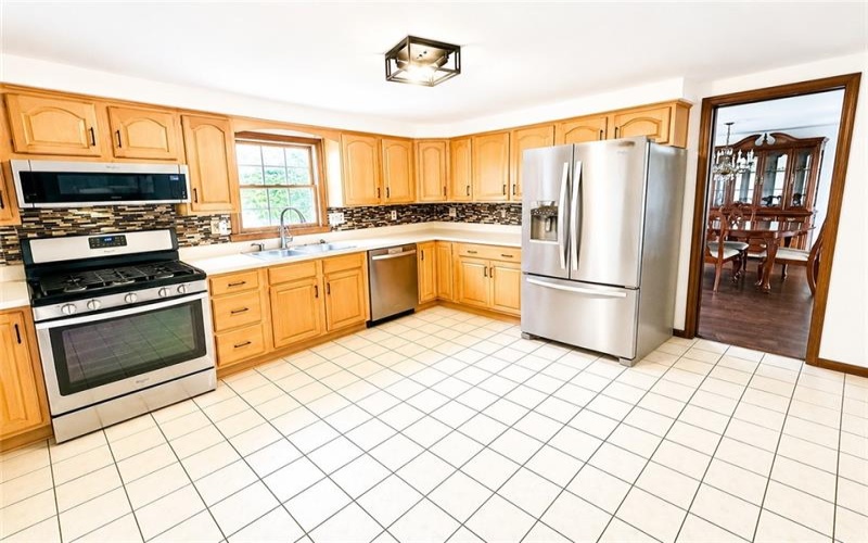 504 Maple St, Jeannette, 15644, 3 Bedrooms Bedrooms, 10 Rooms Rooms,3.1 BathroomsBathrooms,Residential,For Sale,Maple St,1751961