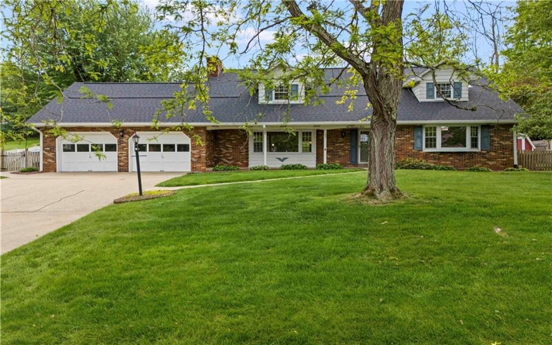 103 Sweetbriar Dr, Canonsburg, 15317, 4 Bedrooms Bedrooms, 10 Rooms Rooms,2.1 BathroomsBathrooms,Residential,For Sale,Sweetbriar Dr,1751966
