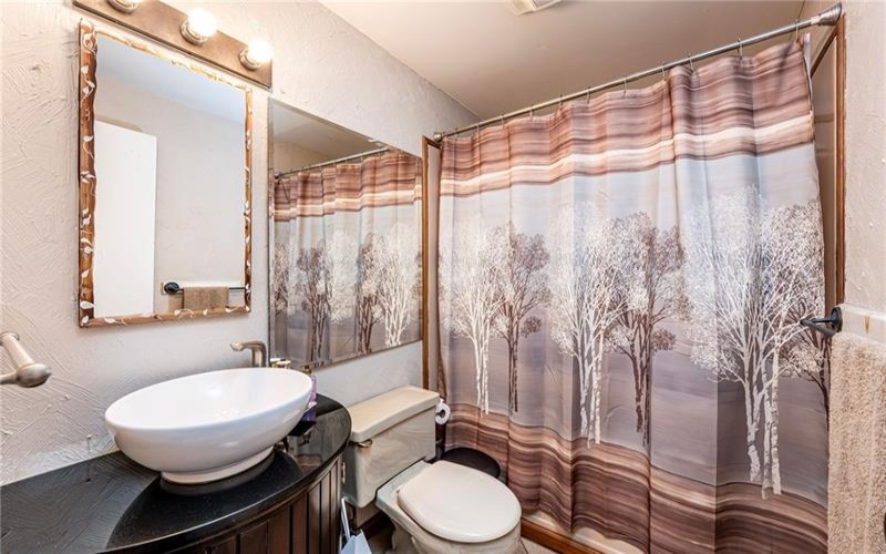 621 Sandy Hill Rd, Irwin, 15642, 5 Bedrooms Bedrooms, 12 Rooms Rooms,2.1 BathroomsBathrooms,Residential,For Sale,Sandy Hill Rd,1752340